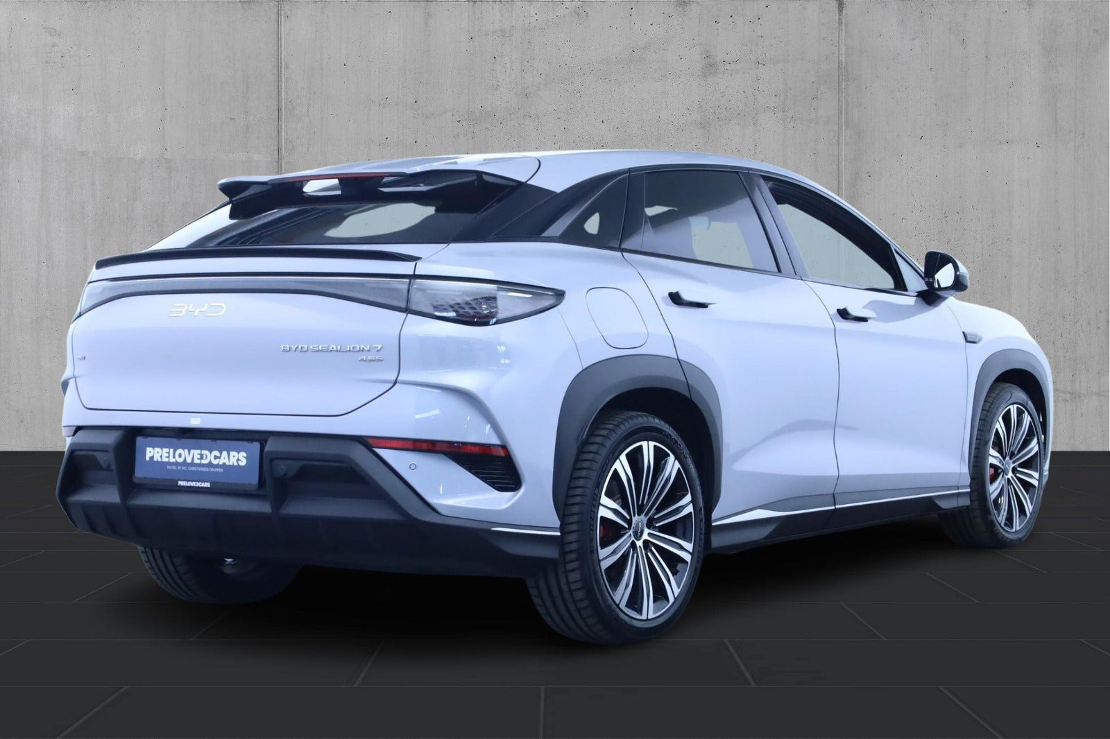 Grå BYD Sealion 7 fra 2024