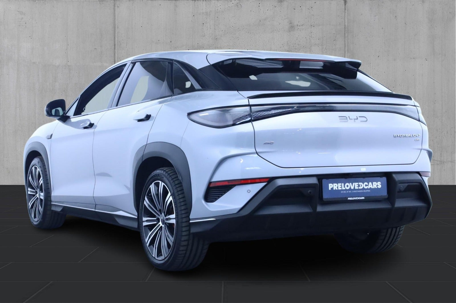 Grå BYD Sealion 7 fra 2024