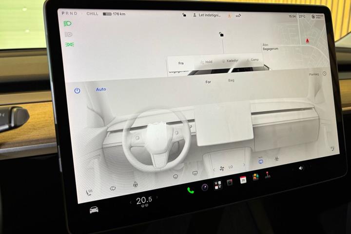 Hvid Tesla Model Y fra 2022
