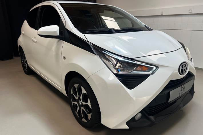 Hvid Toyota Aygo fra 2020