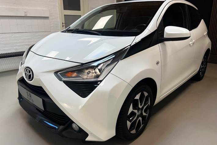 Hvid Toyota Aygo fra 2020
