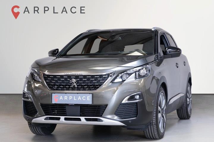 Grøn Peugeot 3008 fra 2019 set udefra