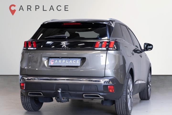Grøn Peugeot 3008 fra 2019