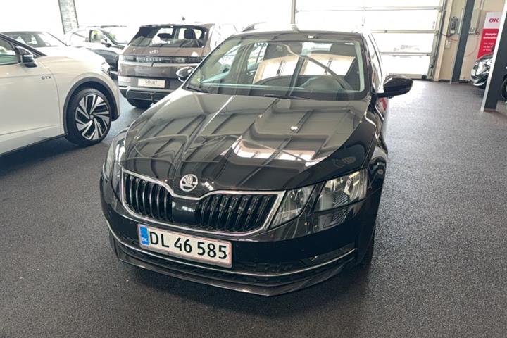 Sort Skoda Octavia fra 2018