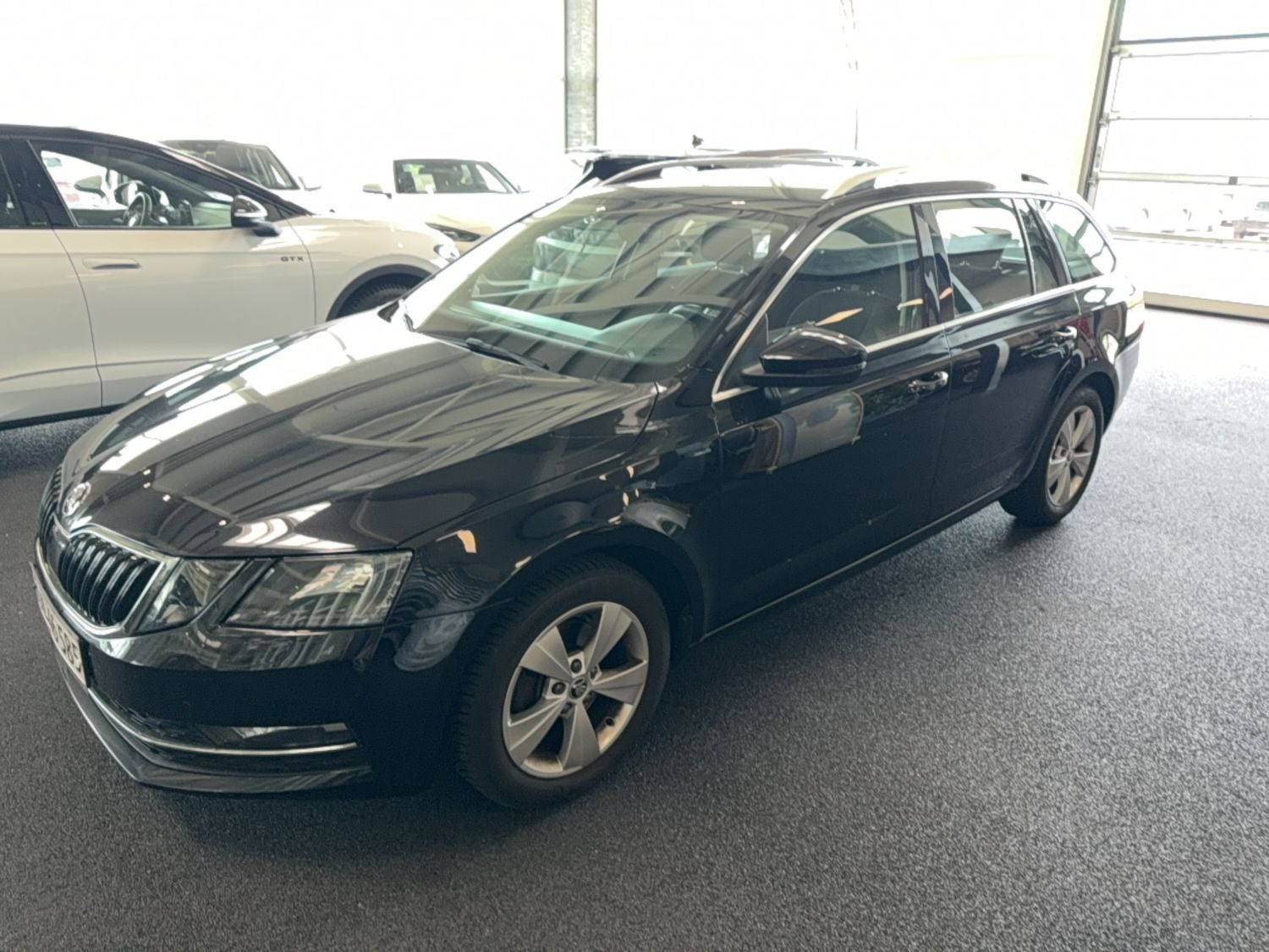 Sort Skoda Octavia fra 2018