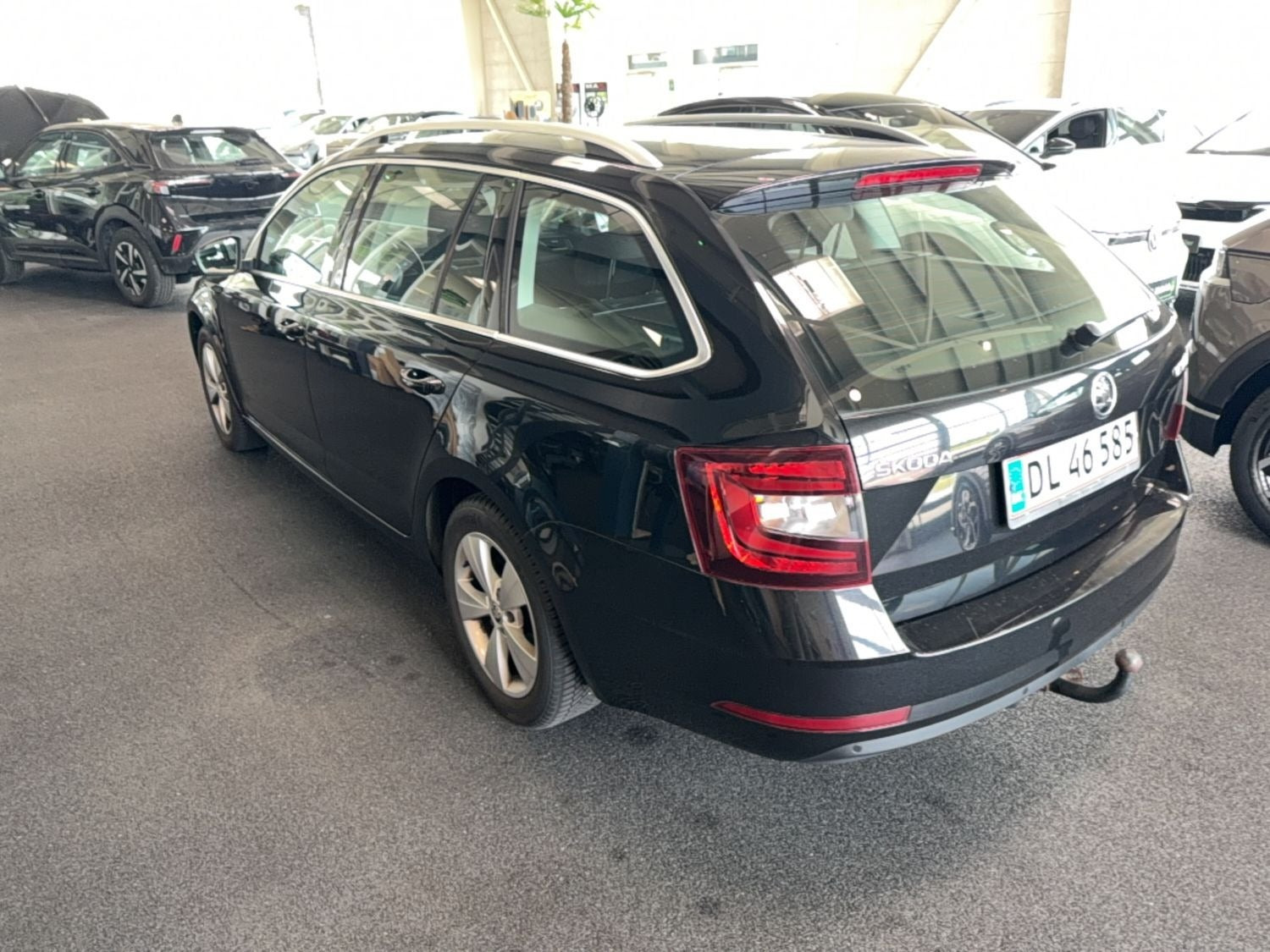 Sort Skoda Octavia fra 2018