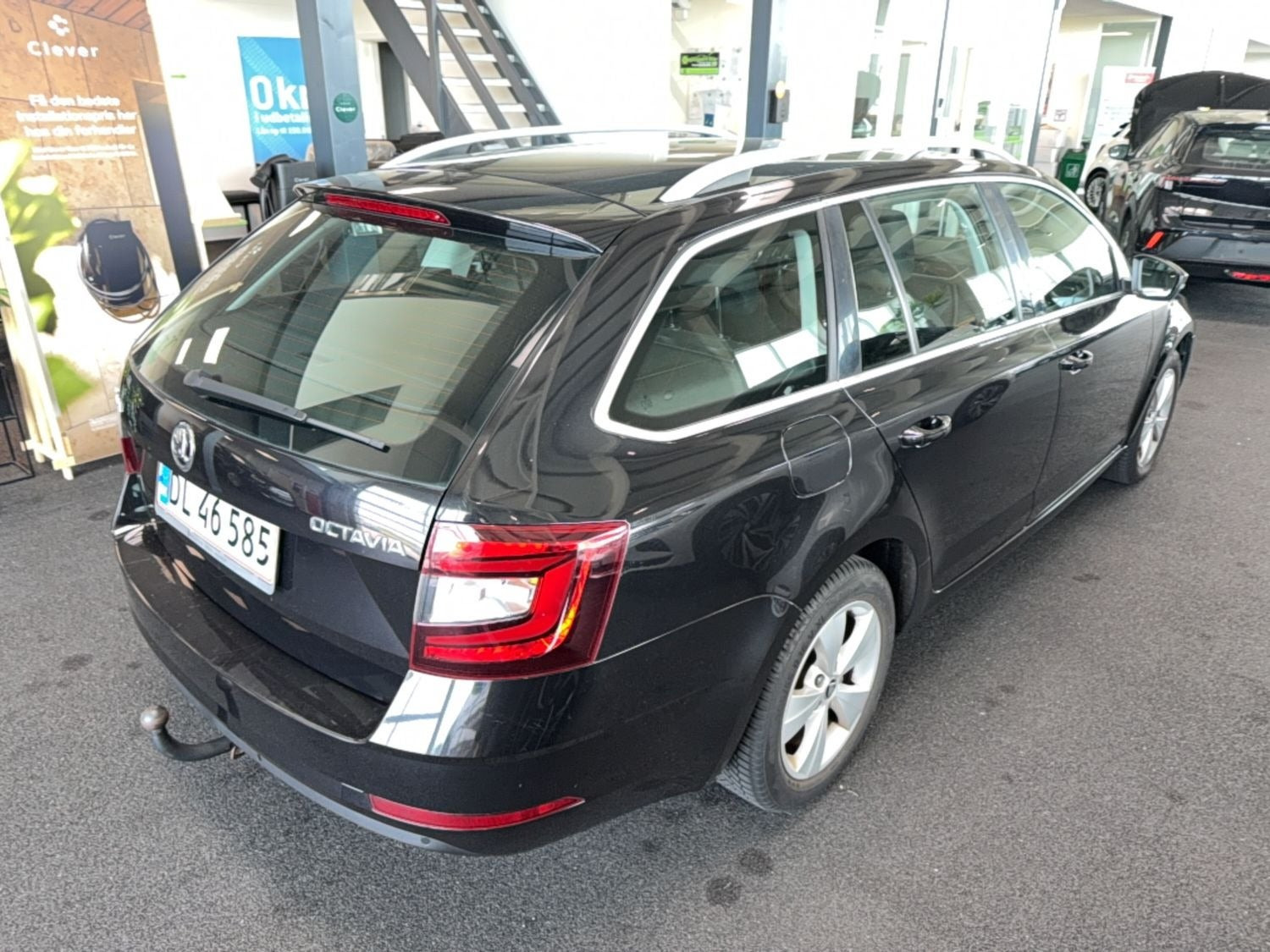Sort Skoda Octavia fra 2018