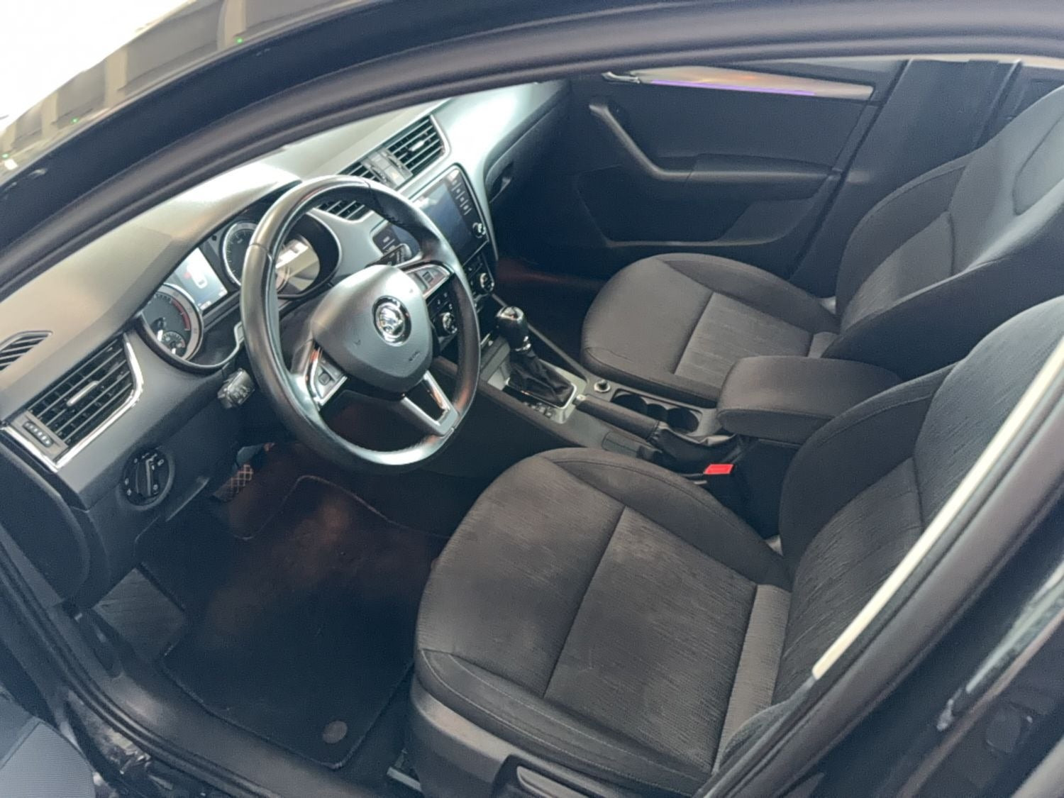 Sort Skoda Octavia fra 2018