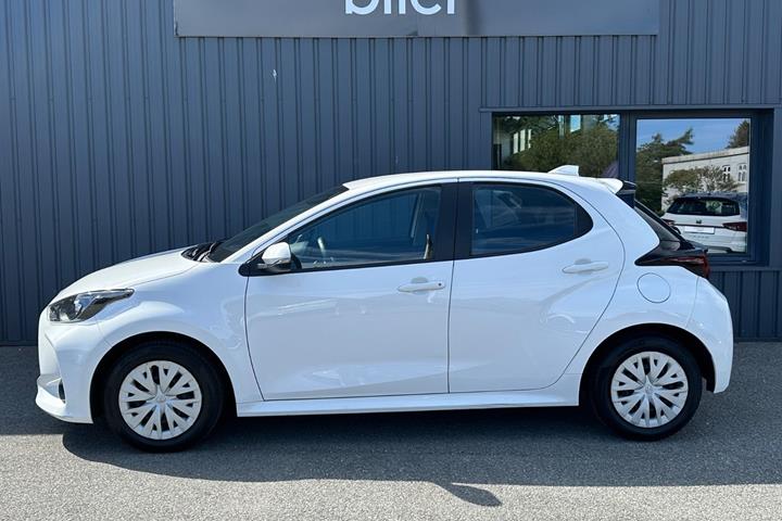 Hvid Toyota Yaris fra 2022
