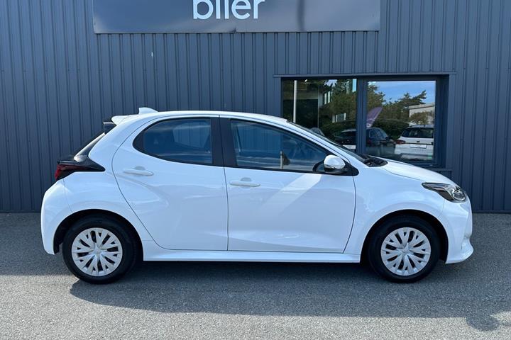 Hvid Toyota Yaris fra 2022