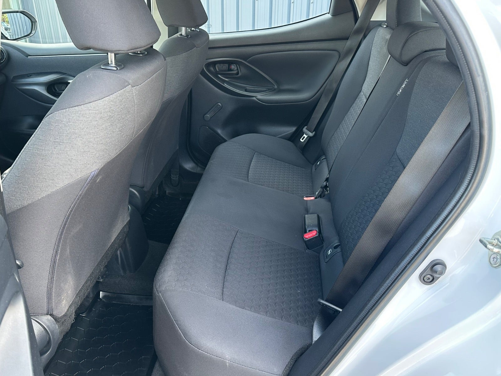 Hvid Toyota Yaris fra 2022