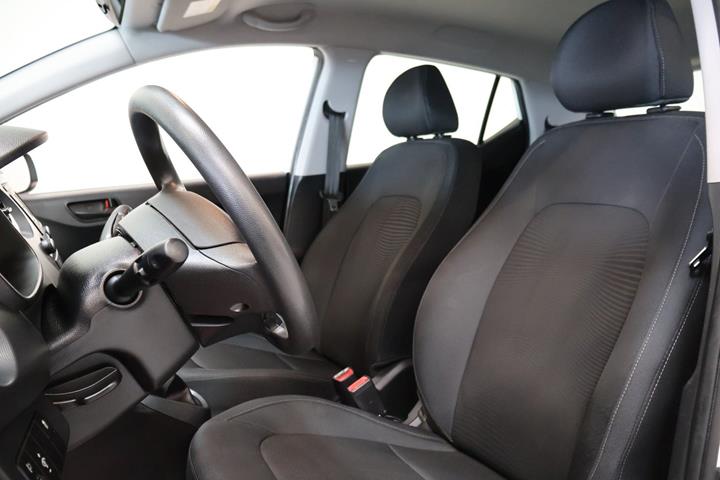 Hvid Hyundai i10 fra 2017