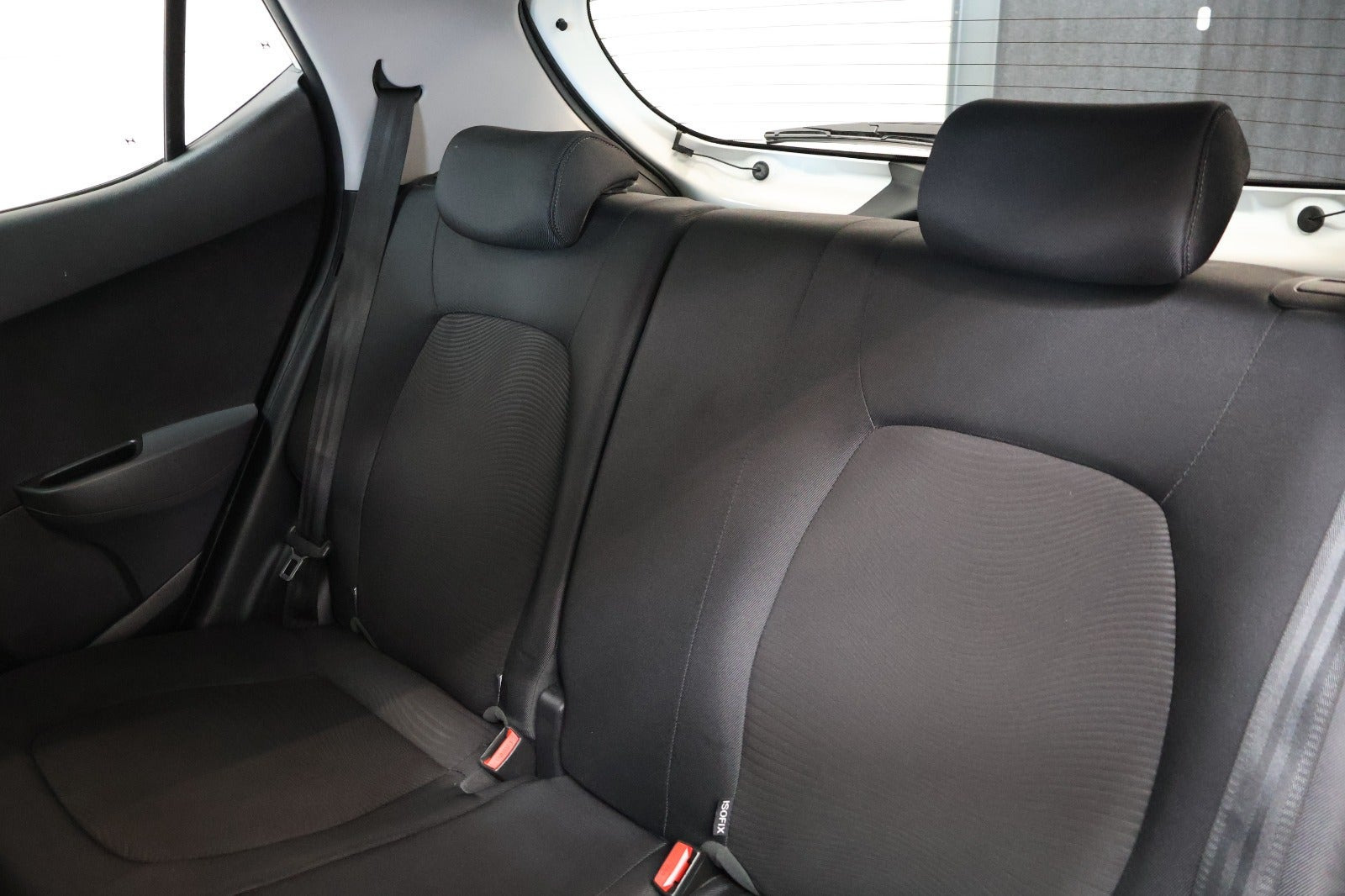 Hvid Hyundai i10 fra 2017