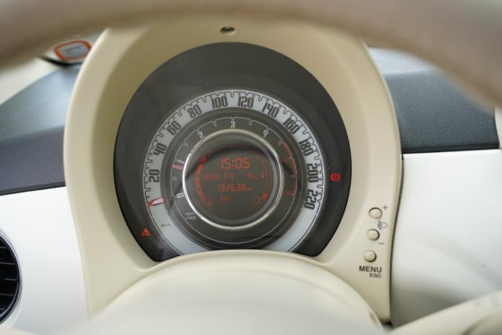 Hvid Fiat 500 fra 2008