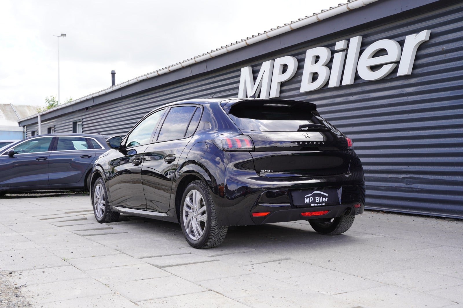 Sort Peugeot 208 fra 2020