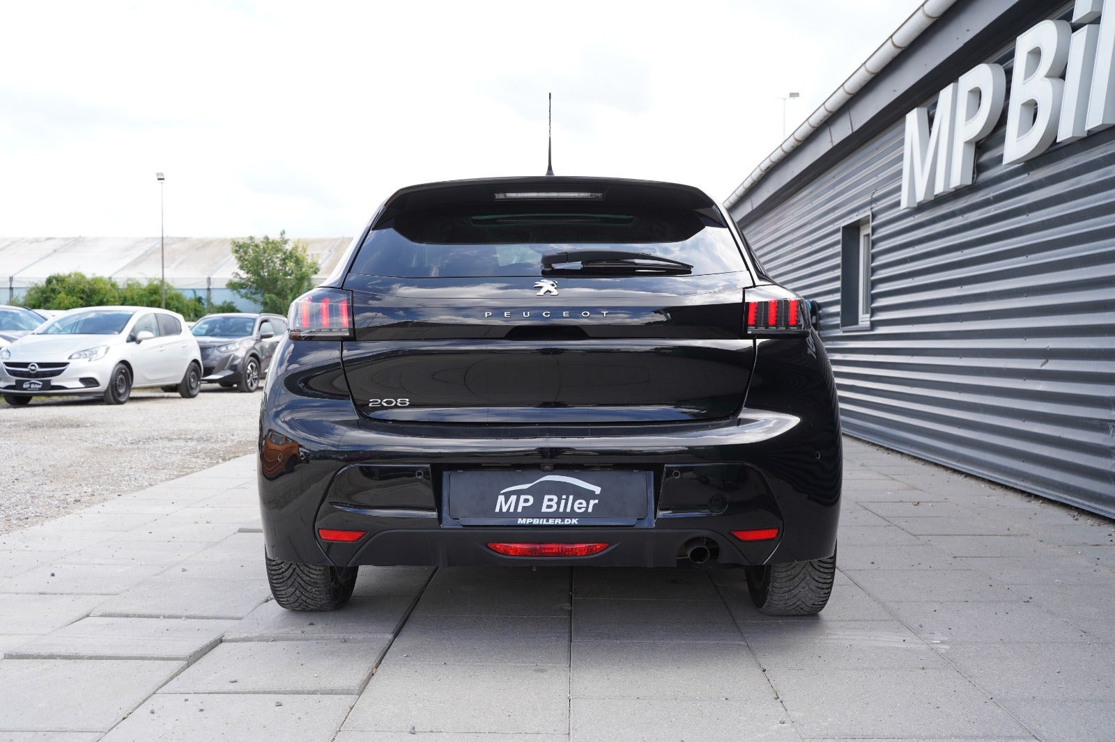 Sort Peugeot 208 fra 2020