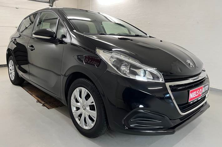 Sort Peugeot 208 fra 2018