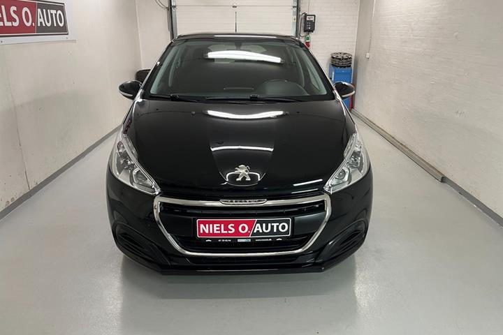 Sort Peugeot 208 fra 2018