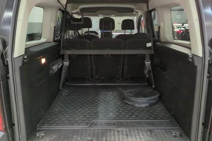 Sort Peugeot e-Rifter fra 2023