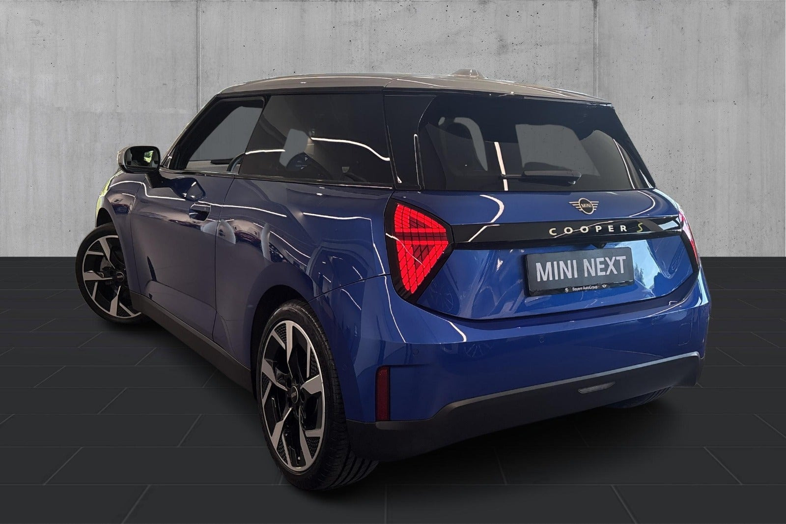Blå Mini Cooper SE fra 2024