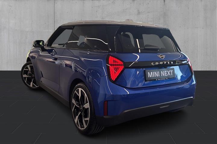 Blå Mini Cooper SE fra 2024
