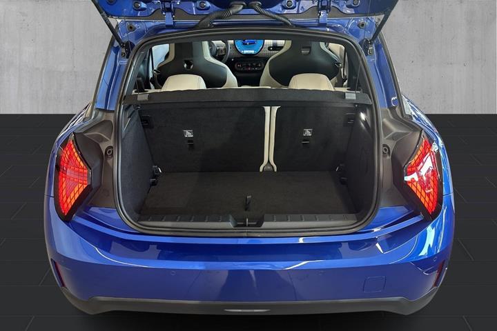 Blå Mini Cooper SE fra 2024