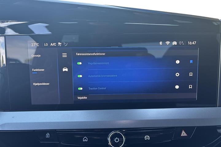 Blå Opel Mokka-e fra 2025