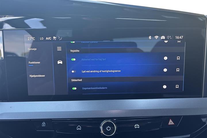 Blå Opel Mokka-e fra 2025