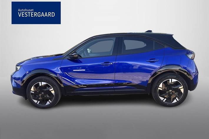 Blå Opel Mokka-e fra 2025