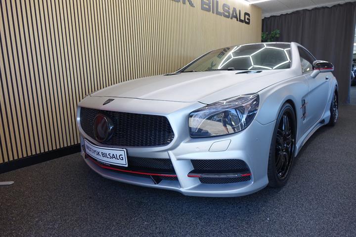 Sort Mercedes SL350 fra 2013 set udefra