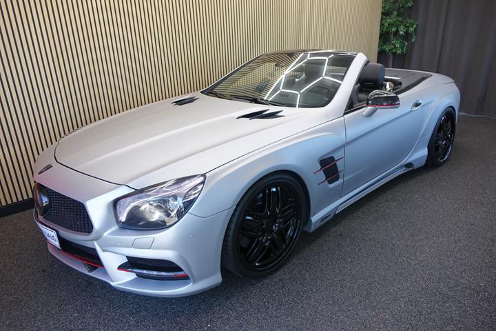 Sort Mercedes SL350 fra 2013 set udefra