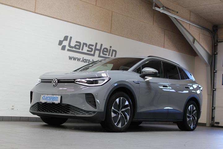 Grå VW ID.4 fra 2022 set udefra