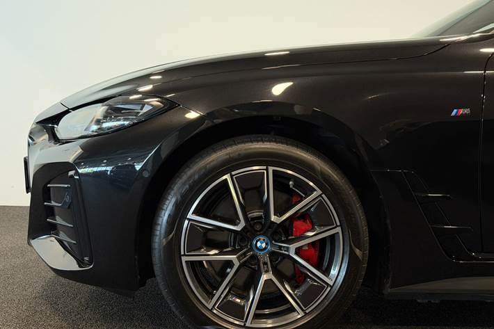 Sort BMW i4 fra 2023