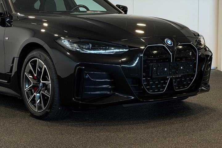 Sort BMW i4 fra 2023