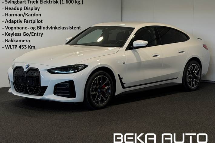 Hvid BMW i4 fra 2023 set udefra