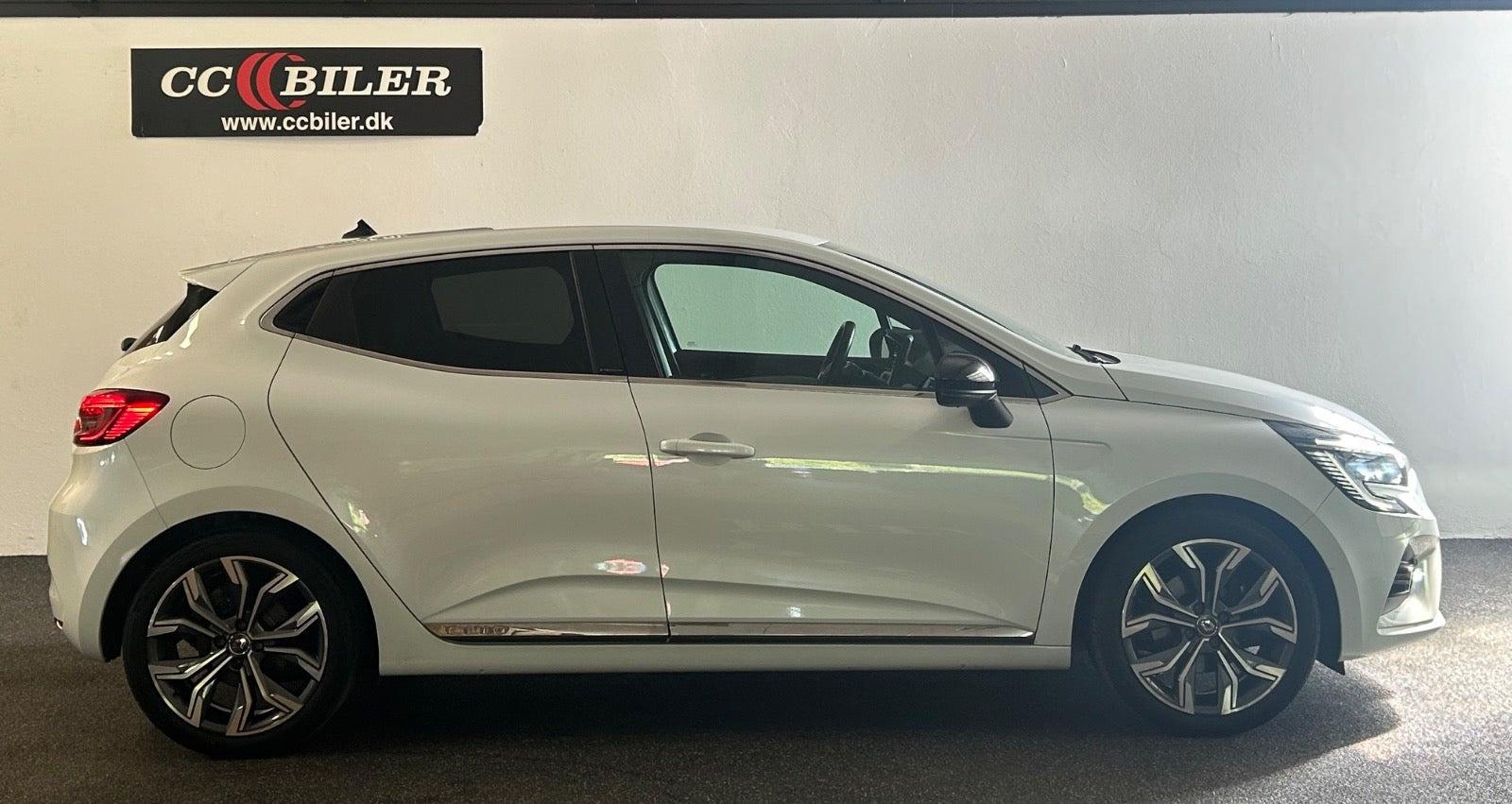 Hvid Renault Clio V fra 2021