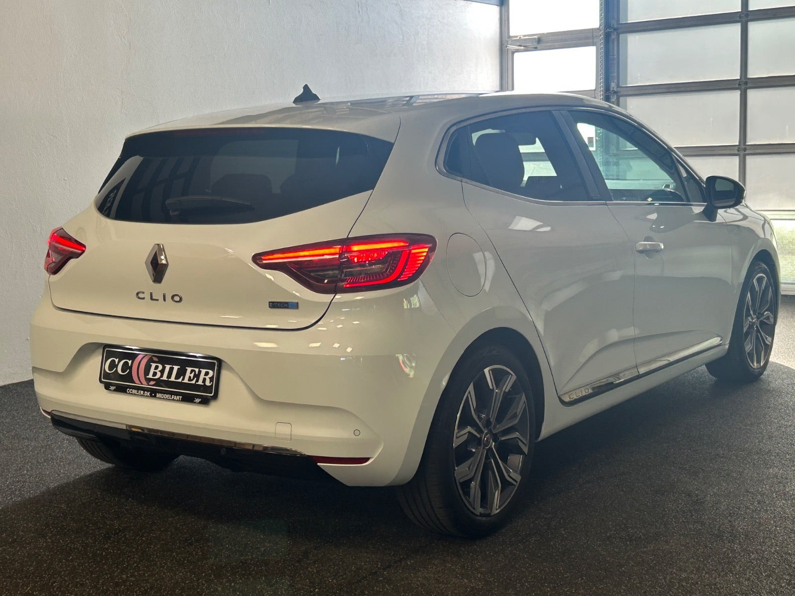Hvid Renault Clio V fra 2021