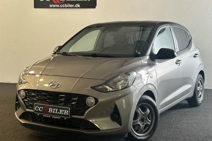 Grå Hyundai i10 fra 2021