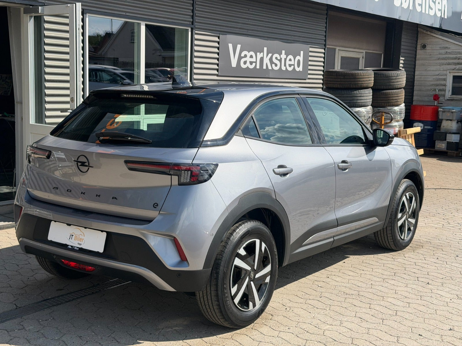 Sølv Opel Mokka-e fra 2025