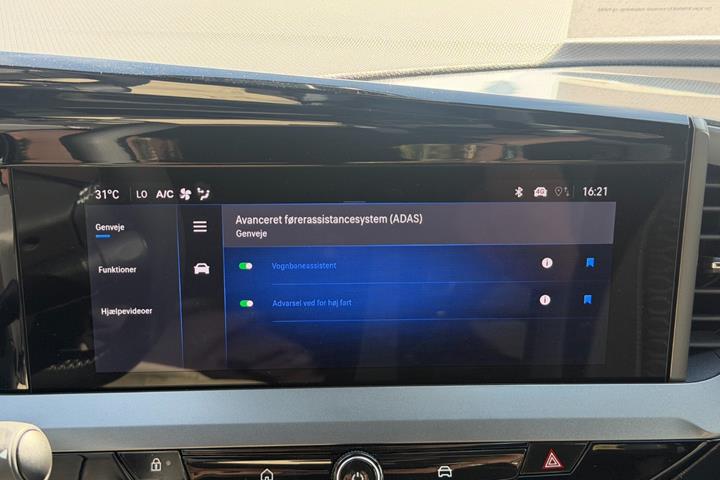 Sølv Opel Mokka-e fra 2025