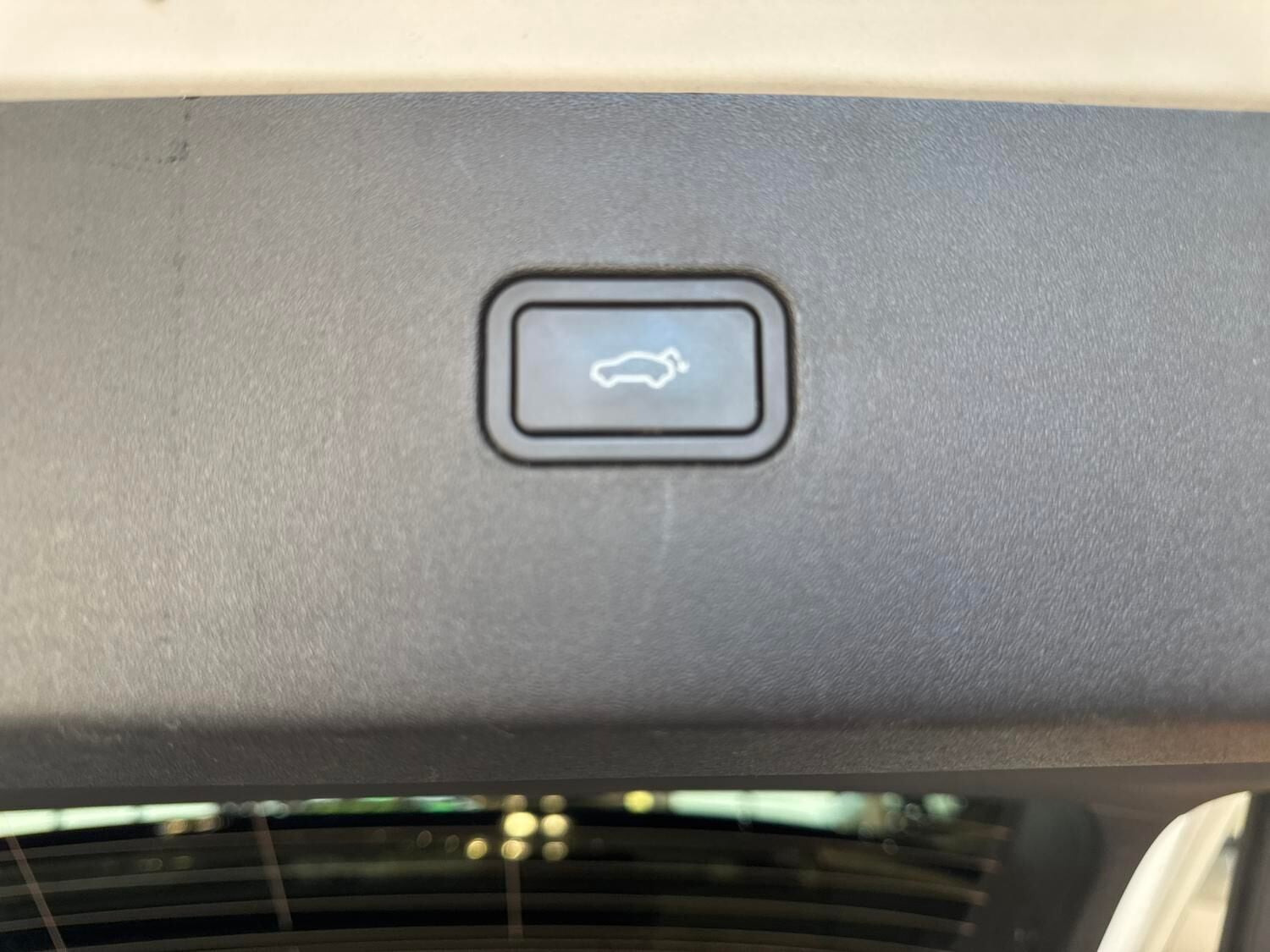 Hvid Volvo EX30 fra 2024