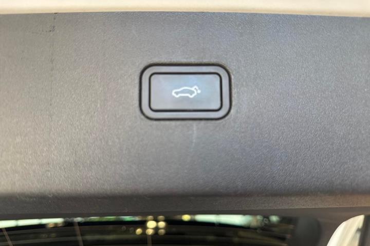 Hvid Volvo EX30 fra 2024