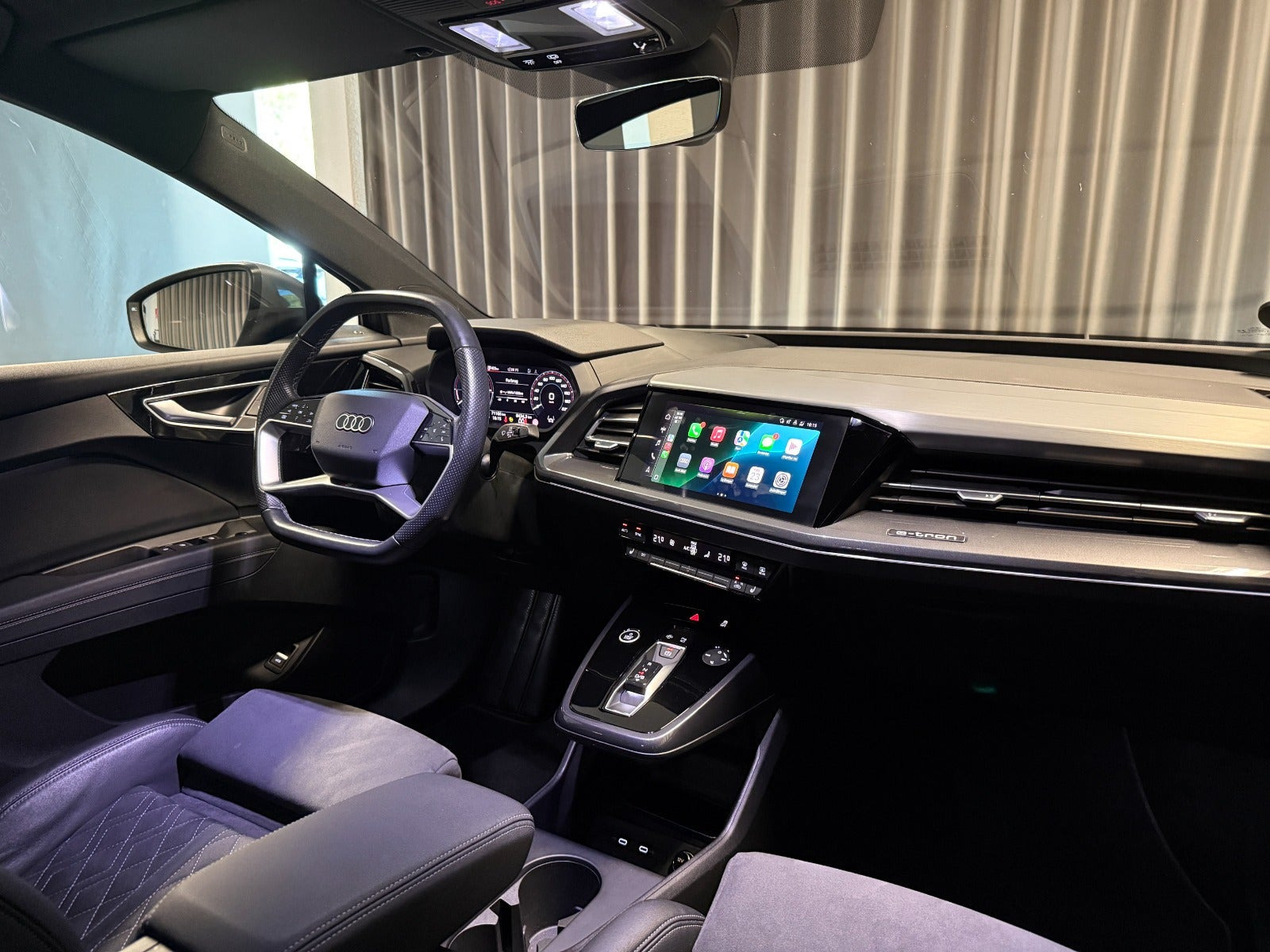 Grå Audi Q4 e-tron fra 2022
