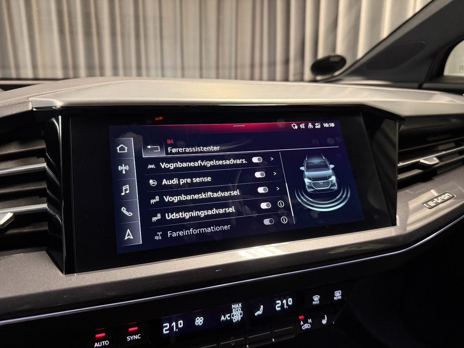 Grå Audi Q4 e-tron fra 2022