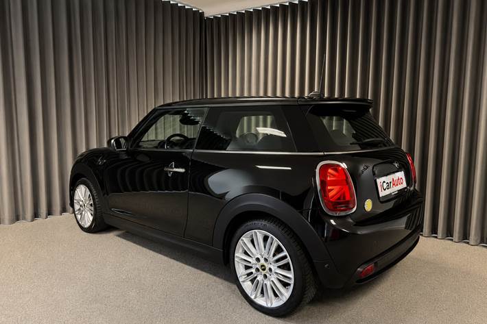Sort Mini Cooper SE fra 2021