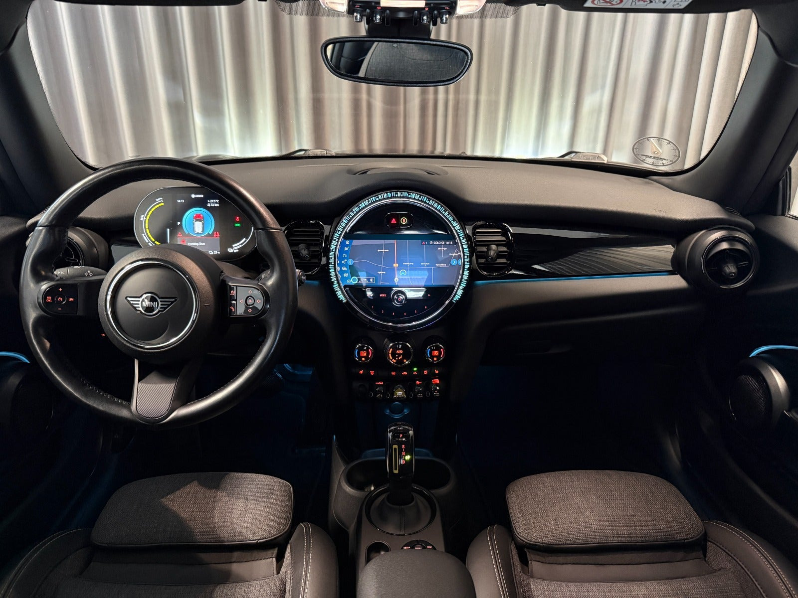 Sort Mini Cooper SE fra 2021