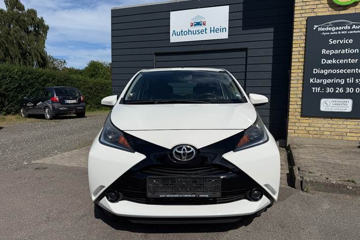 Hvid Toyota Aygo fra 2015