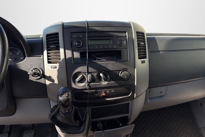 undefined Mercedes Sprinter 313 fra 2012 set indefra