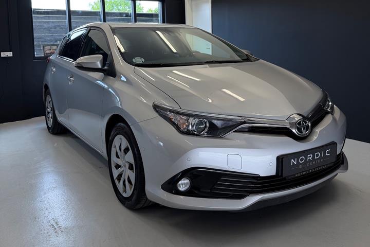undefined Toyota Auris fra 2016