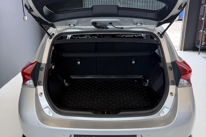 undefined Toyota Auris fra 2016